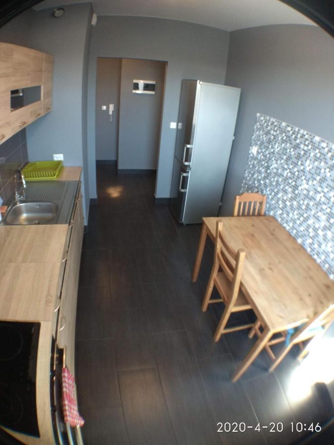 2060 Zwyciestwa 5G - Tanie Pokoje W Apartamencie - Samodzielne Zameldowanie - Self Check In Poznan Bagian luar foto