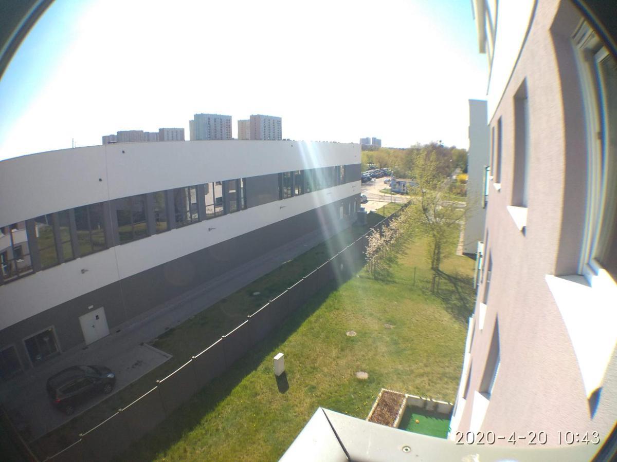 2060 Zwyciestwa 5G - Tanie Pokoje W Apartamencie - Samodzielne Zameldowanie - Self Check In Poznan Bagian luar foto